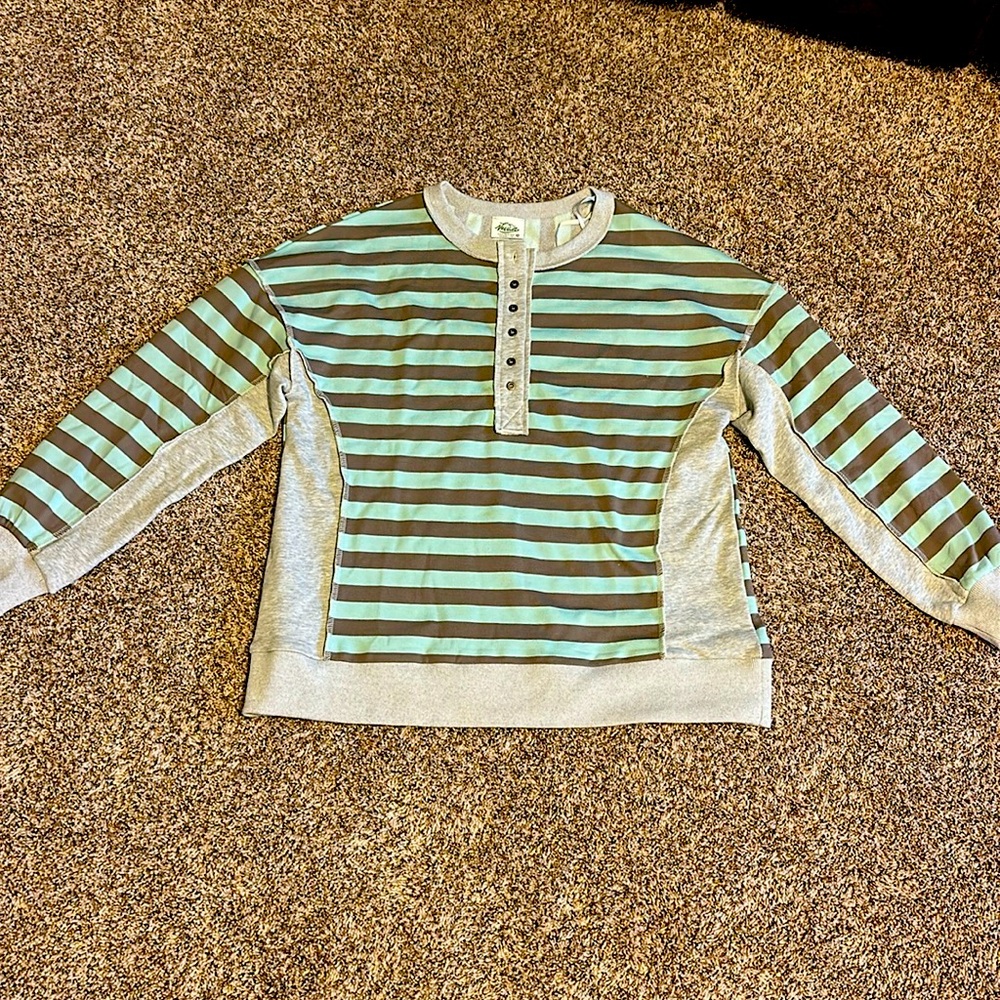 Never worn 3/4 button sweatshirt
